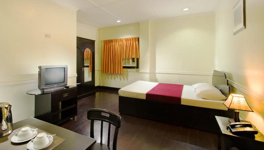 Vest Grand Suites Panglao Room photo